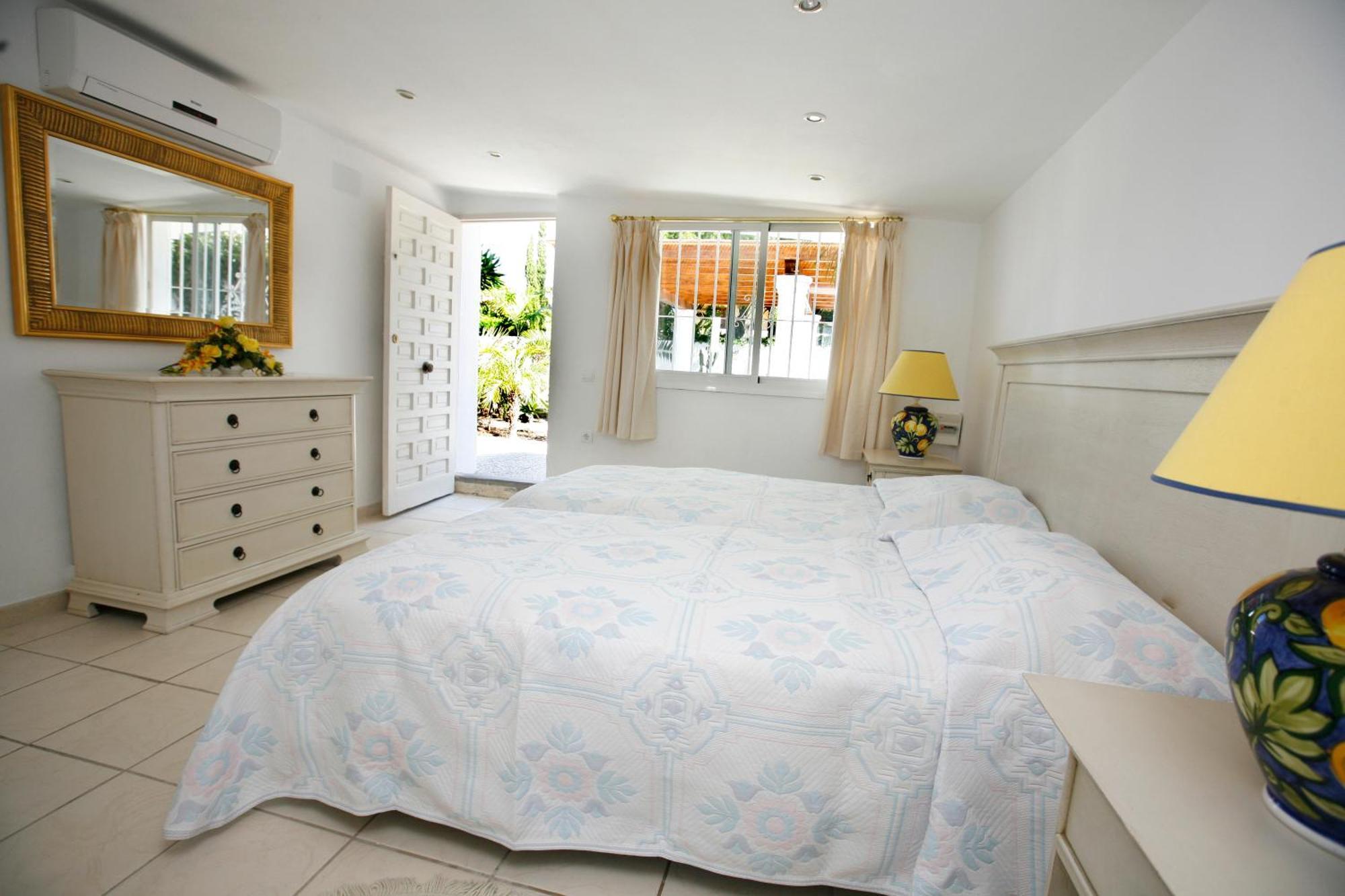 Exclusive Villa Las Palmeras Puerto Banus With Heated Private Swimming Pool, Marbella, Spain Exteriér fotografie