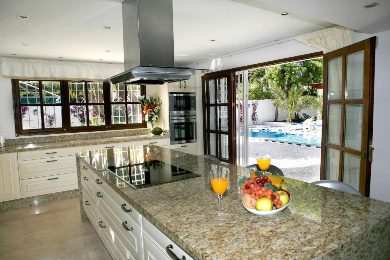 Exclusive Villa Las Palmeras Puerto Banus With Heated Private Swimming Pool, Marbella, Spain Exteriér fotografie