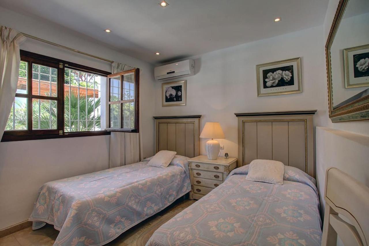 Exclusive Villa Las Palmeras Puerto Banus With Heated Private Swimming Pool, Marbella, Spain Exteriér fotografie