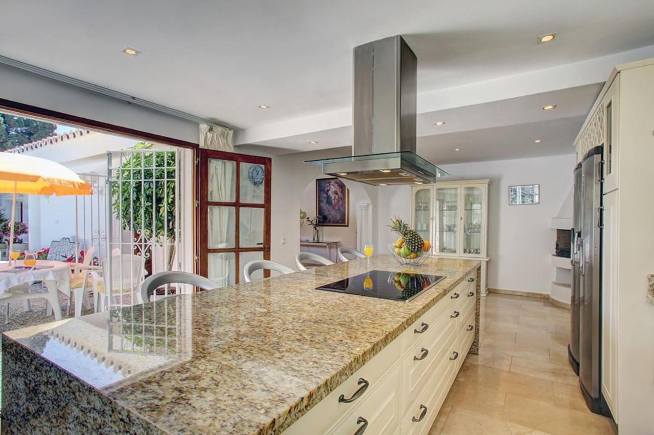 Exclusive Villa Las Palmeras Puerto Banus With Heated Private Swimming Pool, Marbella, Spain Exteriér fotografie